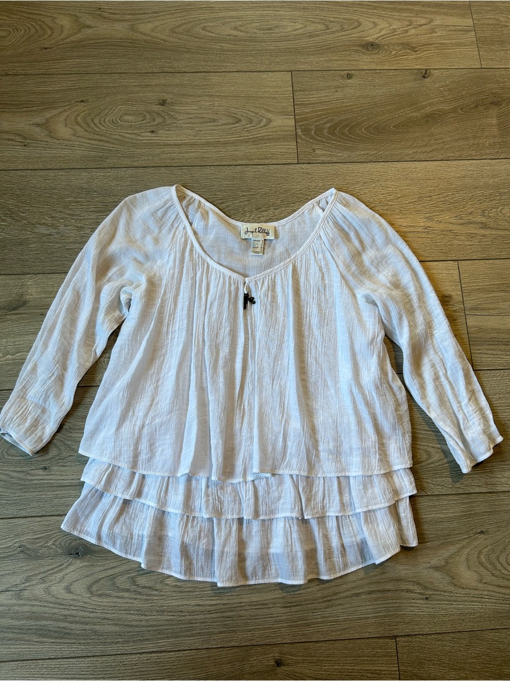 Joseph Ribkoff white  Layered/ Tiered Lightweight blouse Size 4